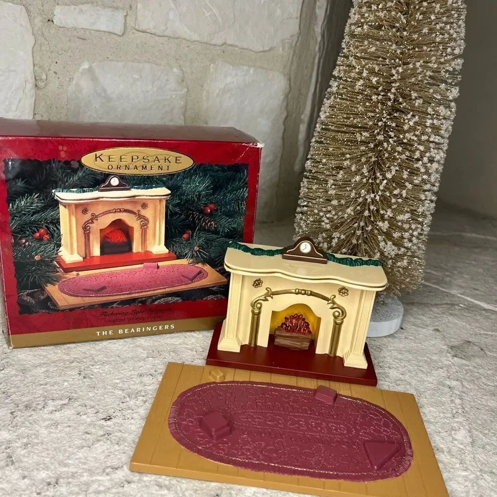 Hallmark keepsake ornament The Bearingers Flickering Fireplace 1993